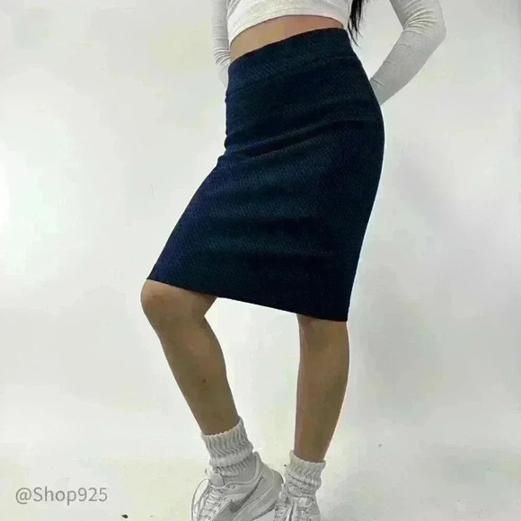 Navy Printed Zip up Midi skirt - Picture 2 of 4